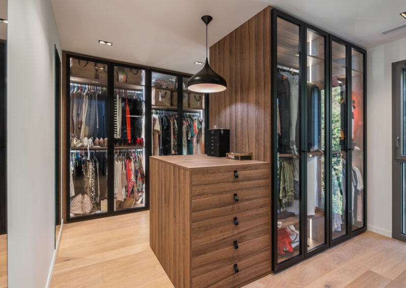 Dressing sur mesure – rangement et élégance